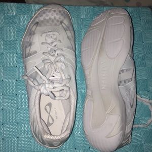 Nfinity vengeance cheer shoes
